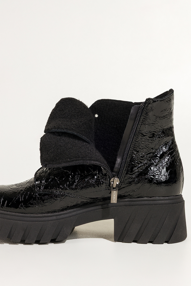 Czarne botki skórzane damskie lakierowane z wzorem bieżnikowana platforma sznurowane PRODUKT POLSKI Casu 377