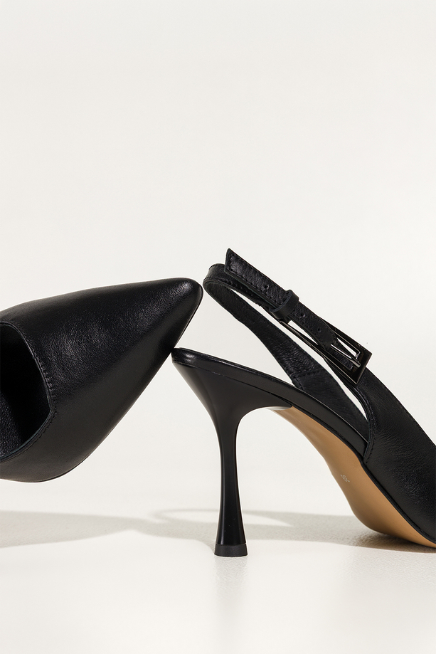 Czarne czółenka skórzane damskie szpilki z odkrytą piętą obcas kieliszek PRODUKT POLSKI Casu 7007-899