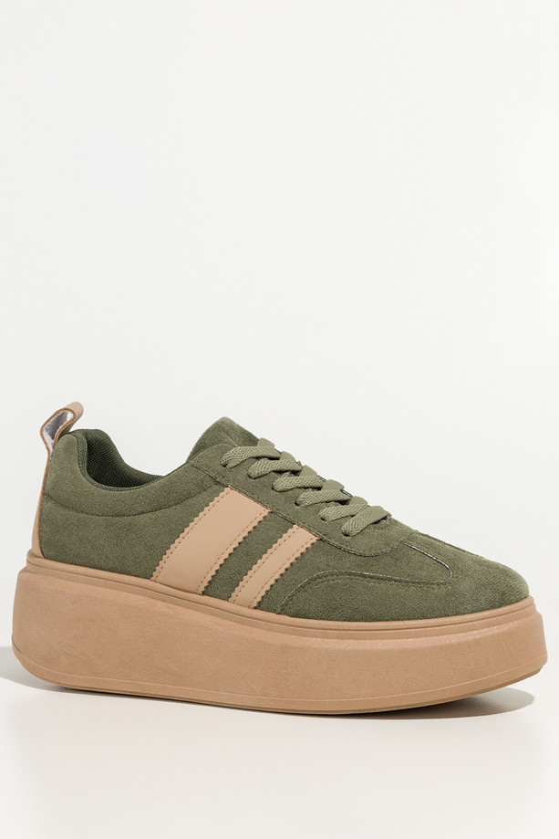 Zielone sneakersy damskie creepersy na platformie beżowe wstawki sznurowane Carla 9156