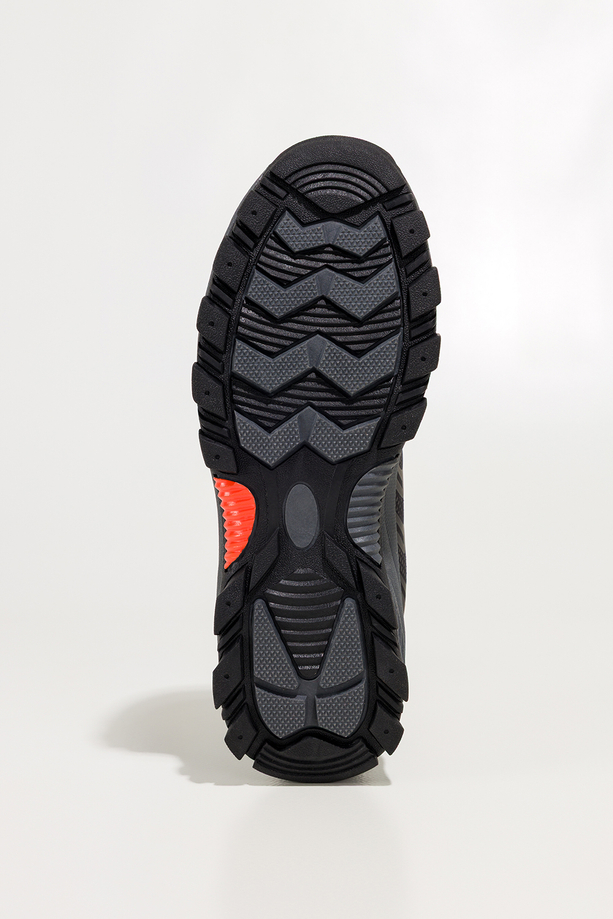 Szare buty trekkingowe damskie buty sportowe softshell na bieżnikowanej podeszwie pomarańczowe wstawki sznurowane Carla EY82933-3