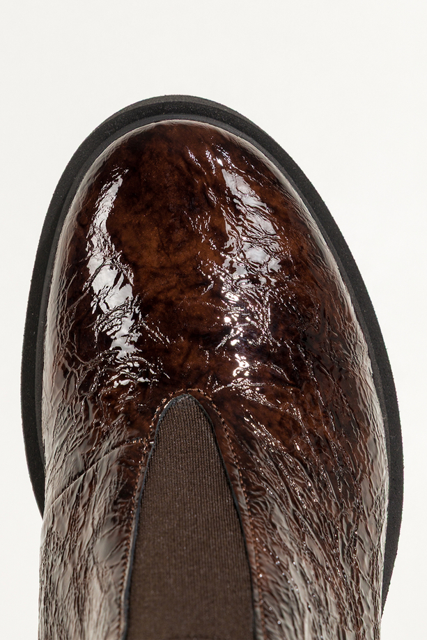 Brązowe botki skórzane damskie lakierowane z wzorem obcas klocek szeroka elastyczna guma na przodzie PRODUKT POLSKI Casu 376