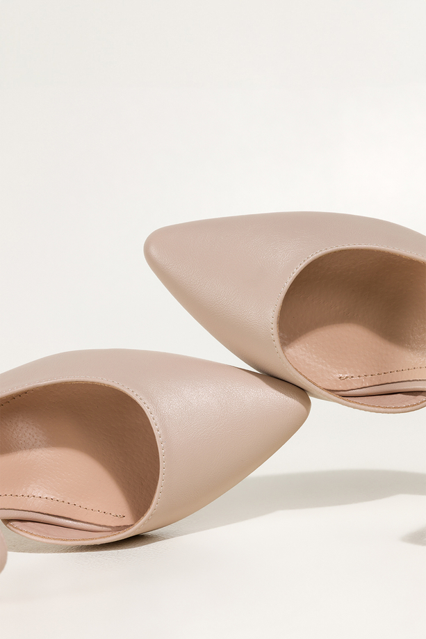 Beżowe czółenka Sergio Leone na słupku z odkrytą piętą skórzana wkładka HP553