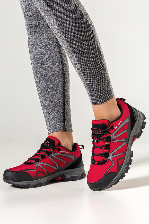 Czerwone buty trekkingowe damskie z czarnymi dodatkami sznurowane softshell Casu B2111-4