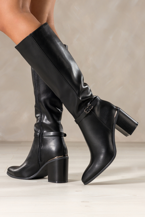 Czarne kozaki damskie Sergio Leone obcas słupek na cholewce pasek ze stalową ozdobą PA74261