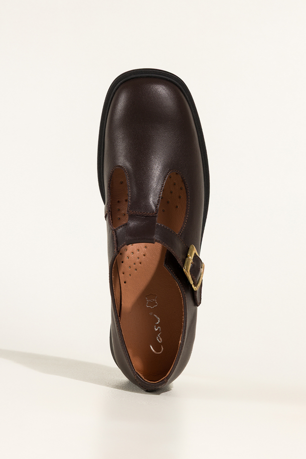 Czekoladowe półbuty skórzane damskie z wycięciami PRODUKT POLSKI Casu 414