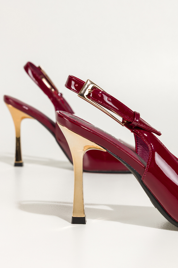 Bordowe czółenka damskie szpilki lakierowane odkryta pięta złoty obcas kieliszek Carla OV883K