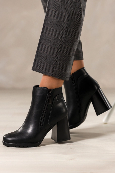 Czarne botki damskie Sergio Leone na szerokim klocku ozdobny suwak YG676