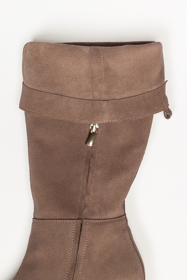 Beżowe kozaki skórzane damskie zamszowe na klocku szeroka cholewka PRODUKT POLSKI Casu 6997-489