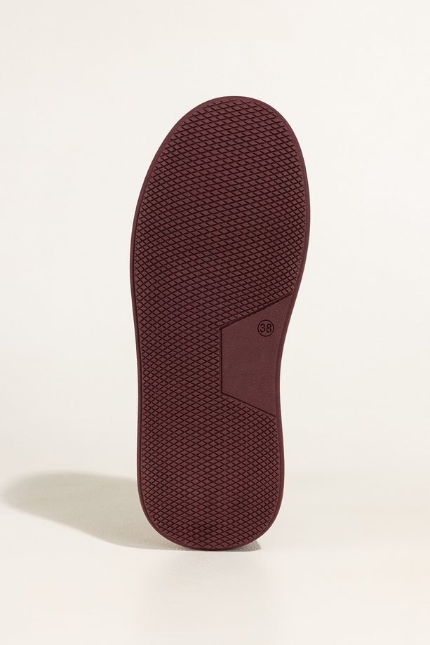 Bordowe sneakersy skórzane damskie buty sportowe na platformie złote serce na języku sznurowane PRODUKT POLSKI Casu 8201