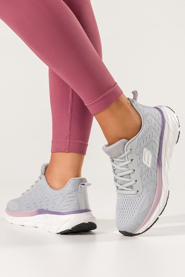 Szare sneakersy damskie buty sportowe na siłownię na białej platformie ze żłobieniami fioletowe wstawki sznurowane Casu GF-JX647