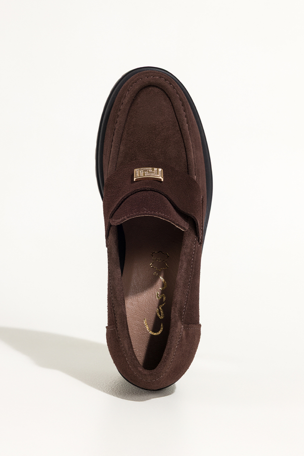 Czekoladowe mokasyny skórzane damskie na szerokim klocku bieżnikowana platforma złota ozdoba PRODUKT POLSKI Casu 79831