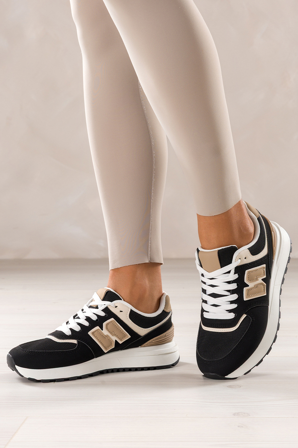 Czarne sneakersy damskie buty sportowe z perforacją na białej platformie beżowe wstawki  sznurowane Casu BB-864