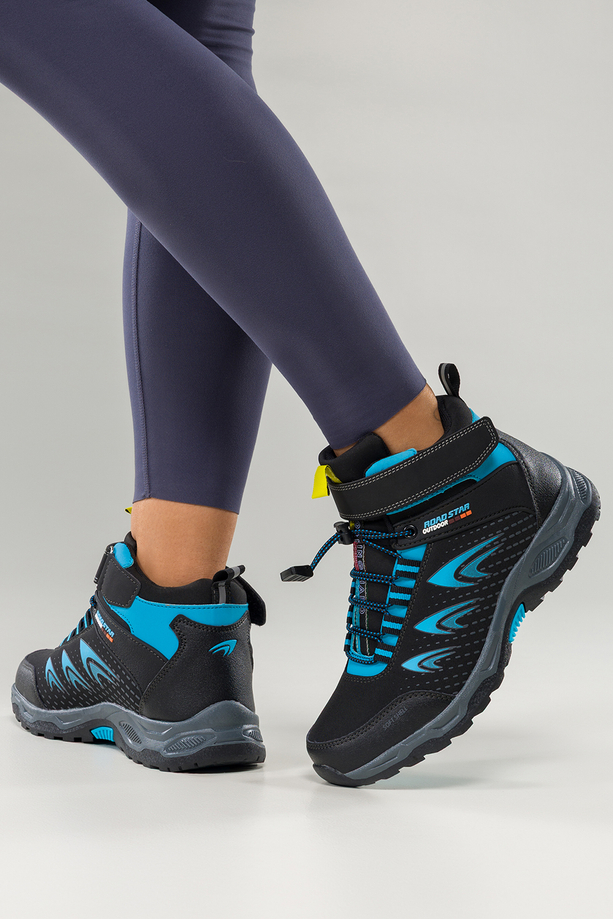 Czarne buty trekkingowe damskie na bieżnikowanej podeszwie z regulowaną elastyczną sznurówką niebieskie wstawki softshell Casu 2310-14W