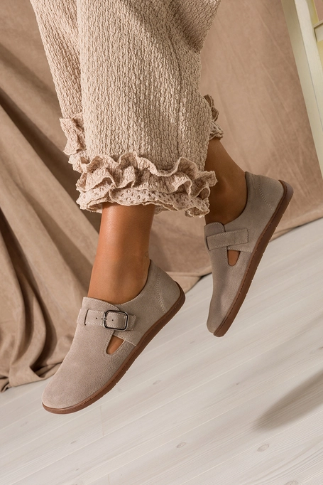 Beżowe buty barefoot skórzane damskie szerokie na elastycznej płaskiej podeszwie wycięta cholewka klamra PRODUKT POLSKI Casu N1261