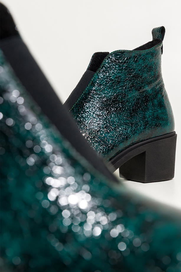 Zielone botki skórzane damskie lakierowane z wzorem wężowym obcas klocek szeroka elastyczna guma na przodzie PRODUKT POLSKI Casu 376