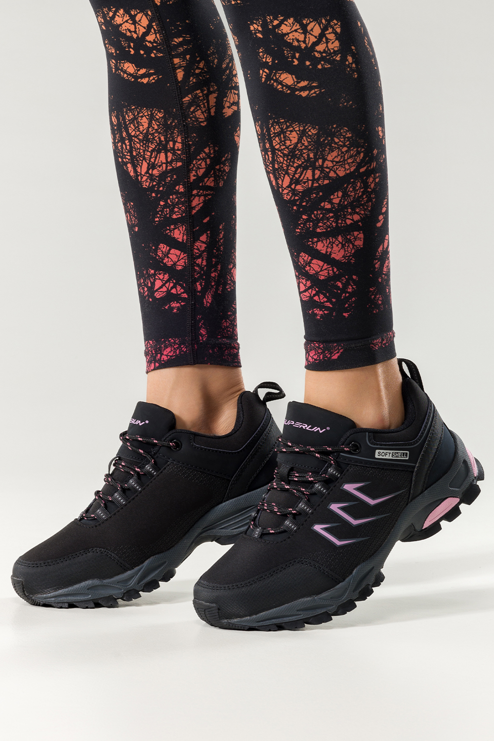 Czarne buty trekkingowe damskie buty sportowe softshell na bienikowanej podeszwie rowe wstawki s