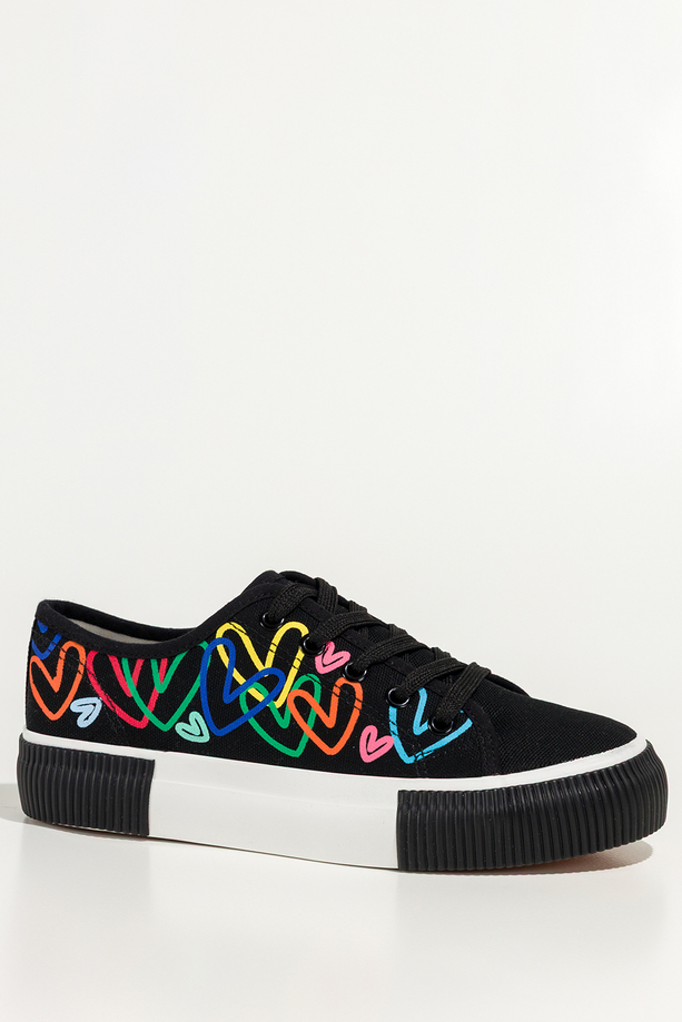 Czarne trampki damskie sneakersy z kolorowymi sercami na platformie sznurowane Carla QY853