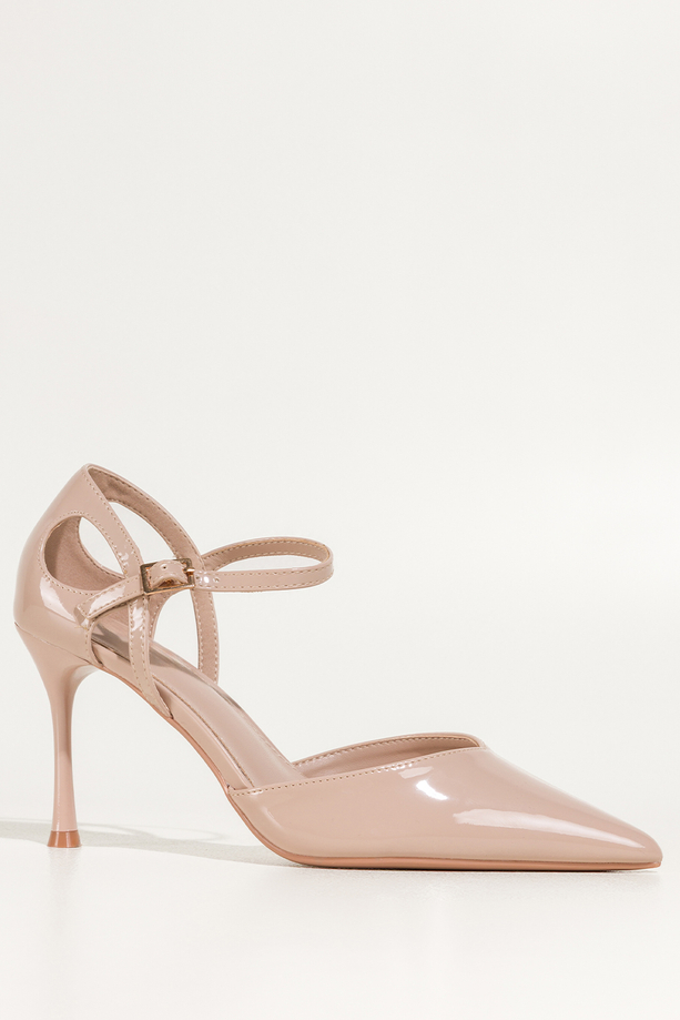 Beżowe czółenka damskie szpilki lakierowane z paskiem wycięcia na cholewce Carla OV849