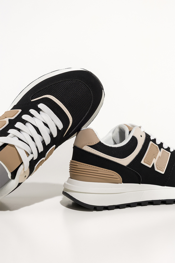Czarne sneakersy damskie buty sportowe z perforacją na białej platformie beżowe wstawki  sznurowane Casu BB-864