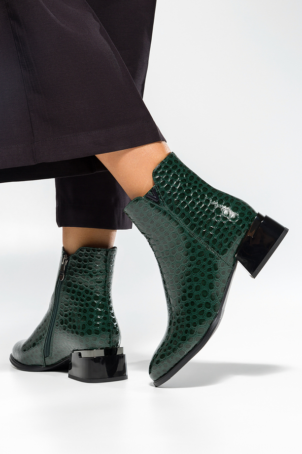 Zielone botki lakierowane damskie na ozdobnym klocku krokodyli wzór Casu BC24X6-G