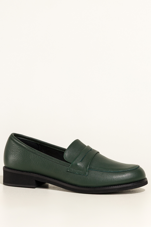 Zielone mokasyny skórzane damskie Sergio Leone na niskim szerokim obcasie ozdobny pasek na cholewce NP74887-H