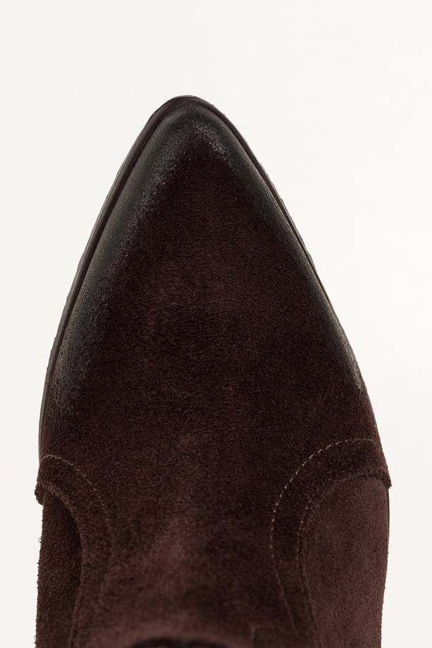 Czekoladowe botki skórzane damskie kowbojki na ściętym obcasie z wyciętą cholewką PRODUKT POLSKI Casu 6144