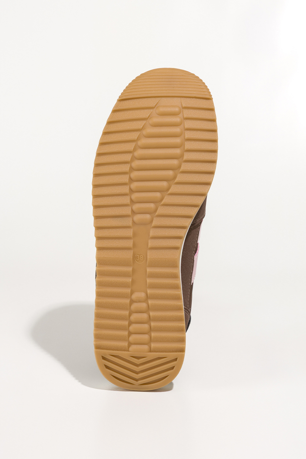 Brązowe sneakersy damskie buty sportowe na białej platformie różowe wstawki sznurowane Casu 7K87-BW5746-98