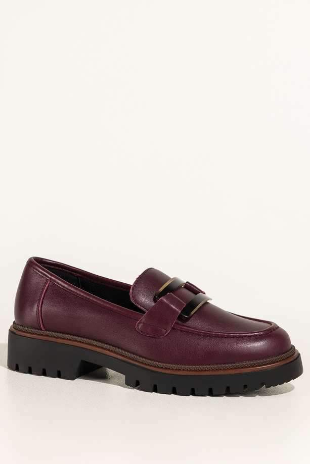 Bordowe mokasyny skórzane damskie Sergio Leone na bieżnikowanej podeszwie czarna ozdoba na cholewce NP74833-H