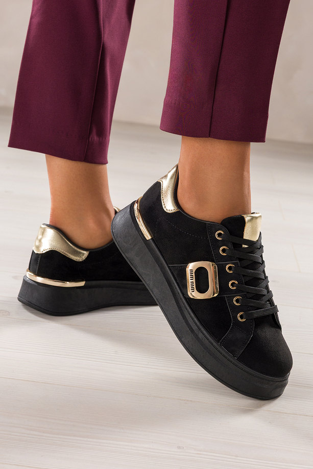 Czarne sneakersy damskie buty sportowe na platformie ze złotą ozdobą sznurowane Carla TY983