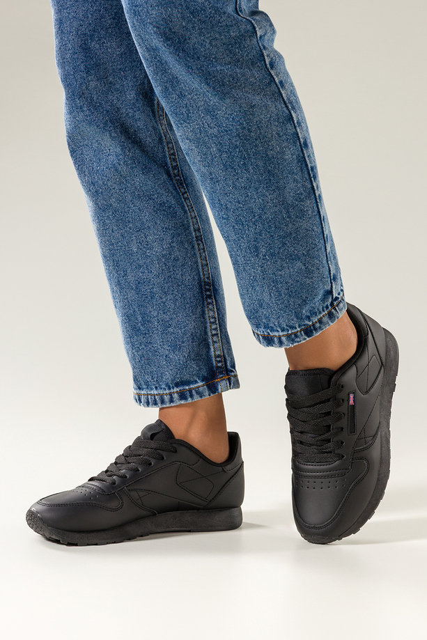 Czarne sneakersy damskie buty sportowe sznurowane Carla 8210-8