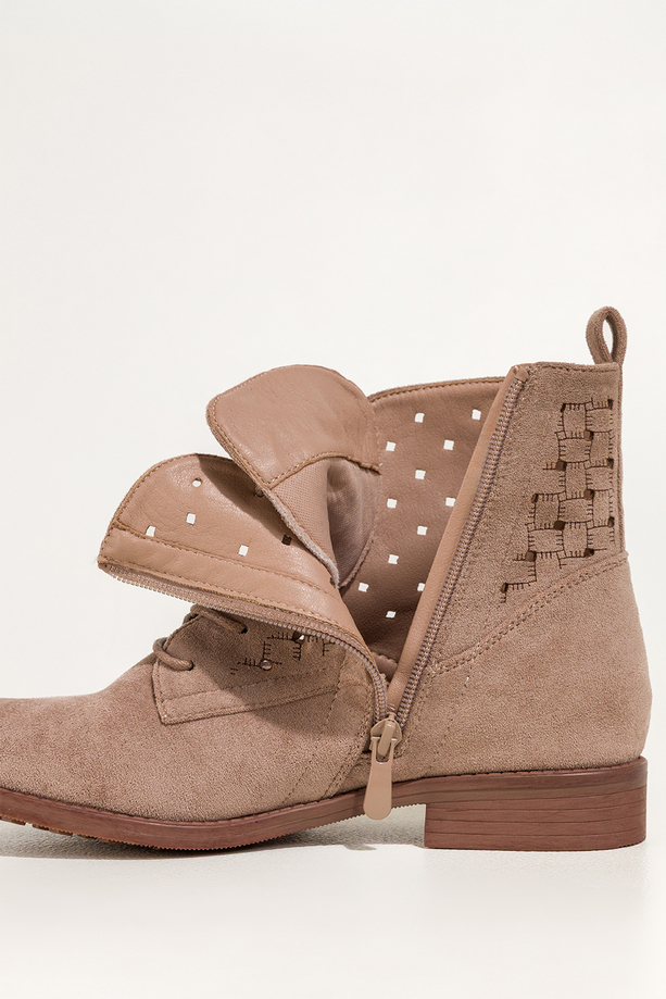 Beżowe botki damskie płaskie ażurowa cholewka sznurowane Carla S7474-7