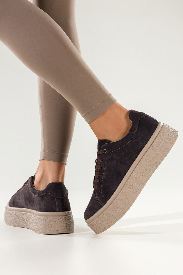 Brązowe sneakersy skórzane damskie creepersy na platformie sznurowane Carla 7593