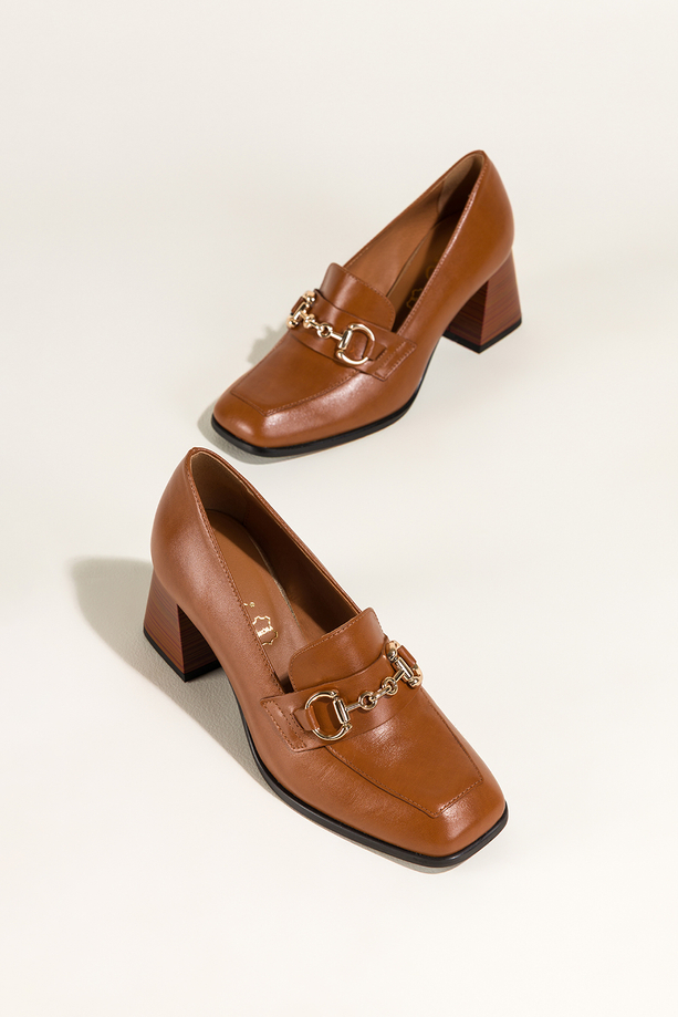 Camelowe mokasyny skórzane damskie na ozdobnym klocku złota sprzączka PRODUKT POLSKI Casu 7317-819