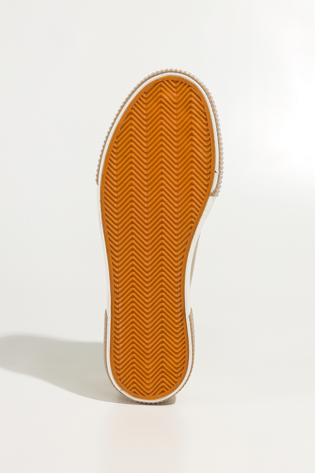 Beżowe trampki damskie sneakersy na platformie z ozdobą sznurowane Carla QY835-8