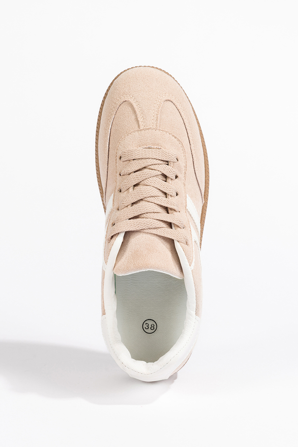 Beżowe sneakersy damskie buty sportowe na elastycznej płaskiej podeszwie podwójne sznurówki białe wstawki Casu B-6610