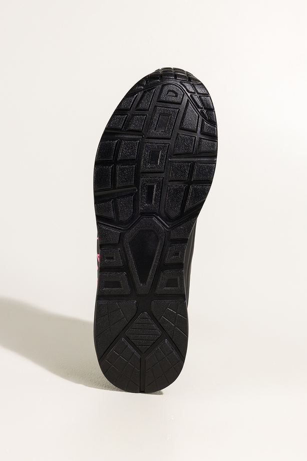 Czarne sneakersy damskie buty sportowe na koturnie różowe serca na cholewce sznurowane Casu 0992-8