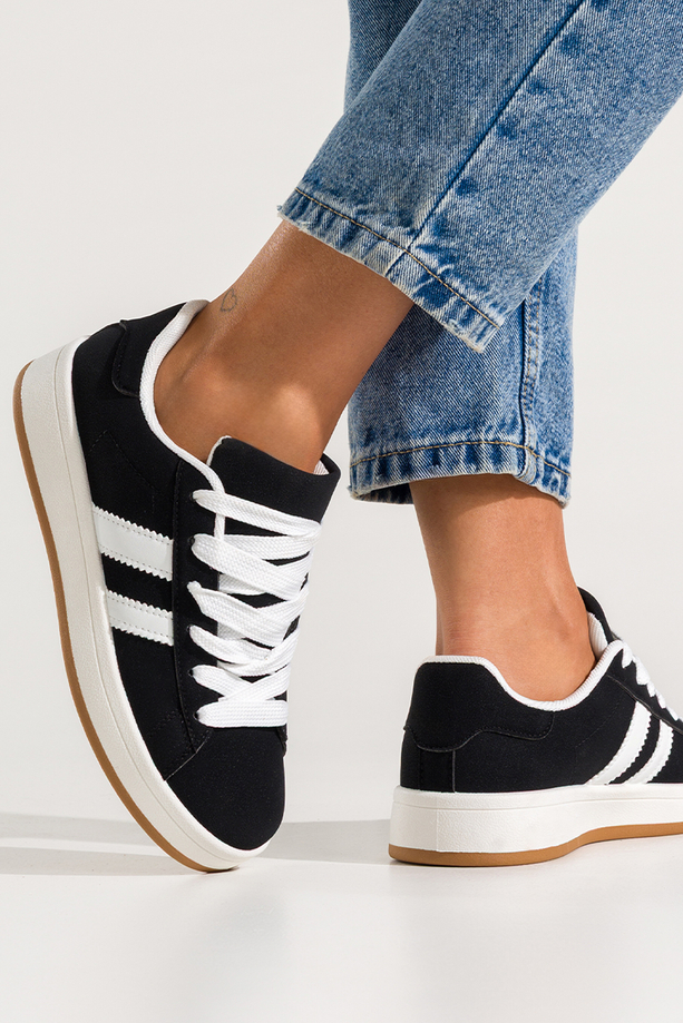Czarne sneakersy damskie buty sportowe na platformie sznurowane białe wstawki Casu 77632-1