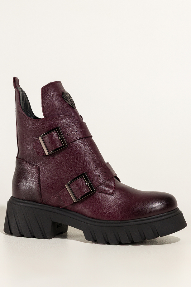 Bordowe botki workery skórzane damskie na bieżnikowanej platformie paski z klamrami stalowa ozdoba na języku PRODUKT POLSKI Casu 39517