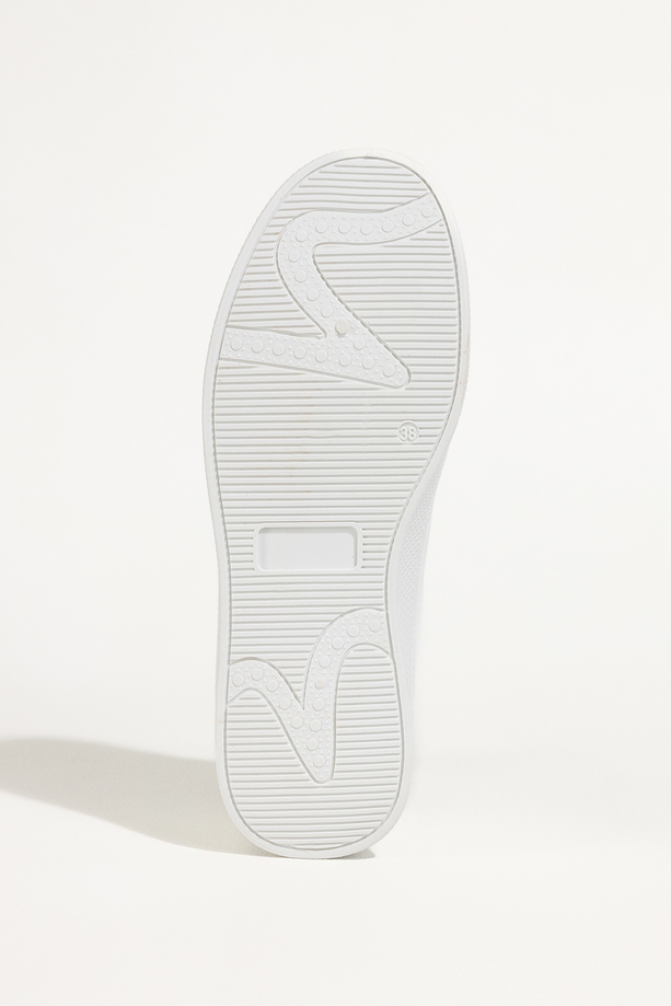 Białe sneakersy damskie buty sportowe z ozdobnym złotym zamkiem sznurowane Casu DXU-32