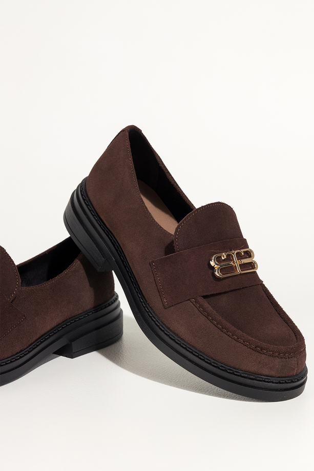 Czekoladowe mokasyny skórzane damskie ze złotą ozdobą PRODUKT POLSKI Casu 79825