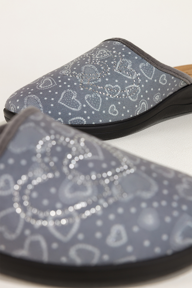 Szare kapcie damskie Inblu obuwie domowe serca z cyrkoniami wkładka soft XU989Y99