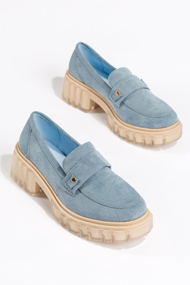 Niebieskie mokasyny damskie ze złotymi nitami na bieżnikowanej platformie Casu G23X4-BL-NO