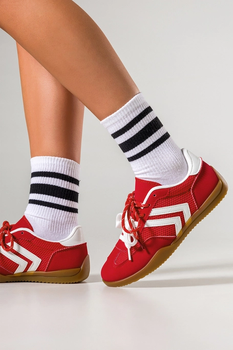 Czerwone sneakersy damskie buty sportowe na płaskiej elastycznej podeszwie podwójne sznurówki Casu C2050-4