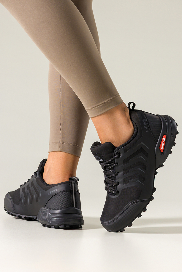 Czarne buty trekkingowe damskie buty sportowe softshell na bieżnikowanej podeszwie sznurowane Carla EY82976-8