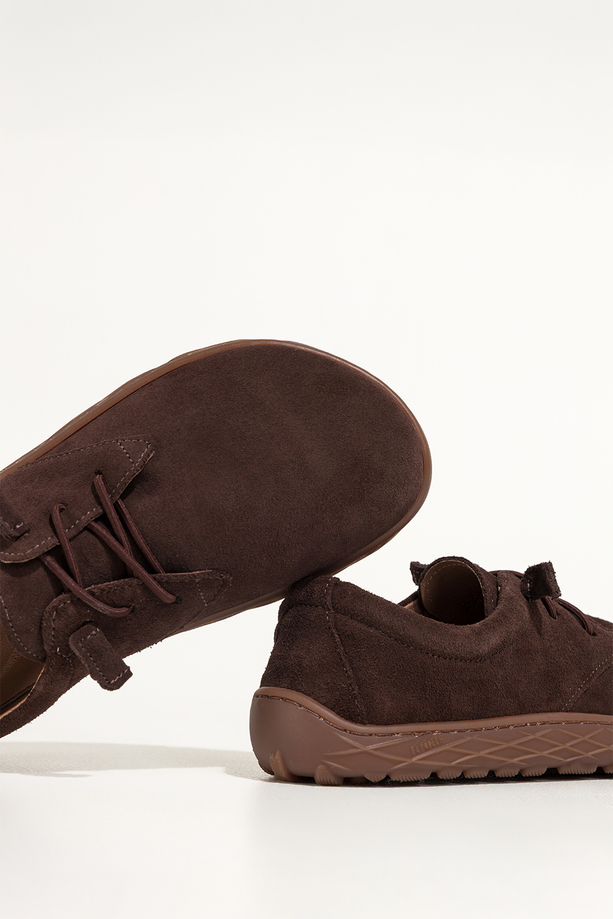 Czekoladowe buty barefoot skórzane damskie szerokie na elastycznej płaskiej podeszwie elastyczne czekoladowe sznurówki PRODUKT POLSKI Casu 89810