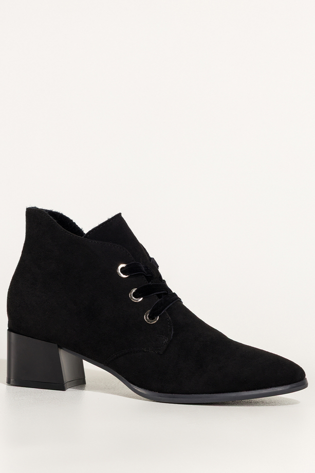 Czarne botki damskie Sergio Leone na niskim szerokim obcasie wycięta cholewka welurowe sznurówki YG779  