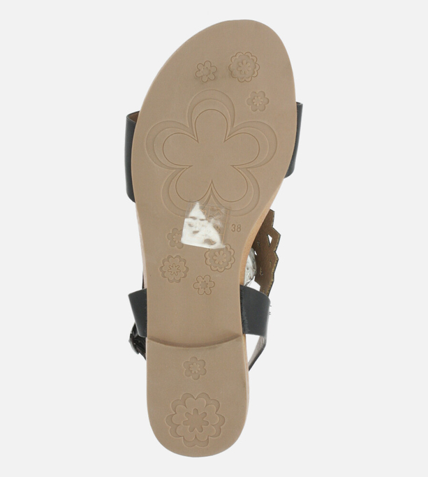 Czarne sandały ażurowe błyszczące płaskie Casu K20X7/B