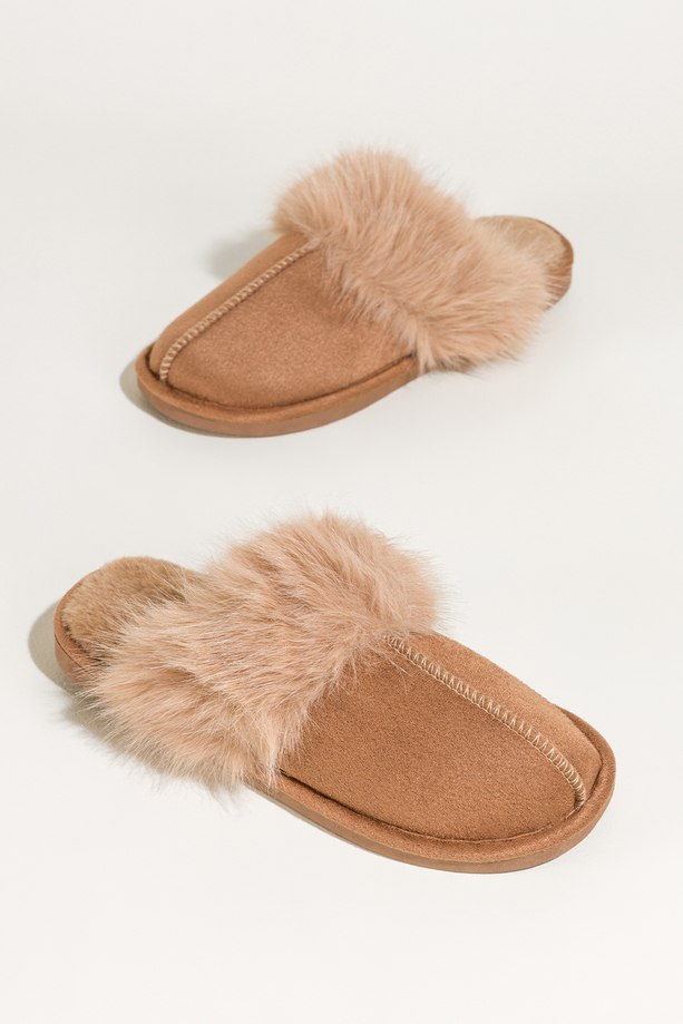 Ciemnobeżowe kapcie damskie obuwie domowe z futerkiem Casu 7975-8