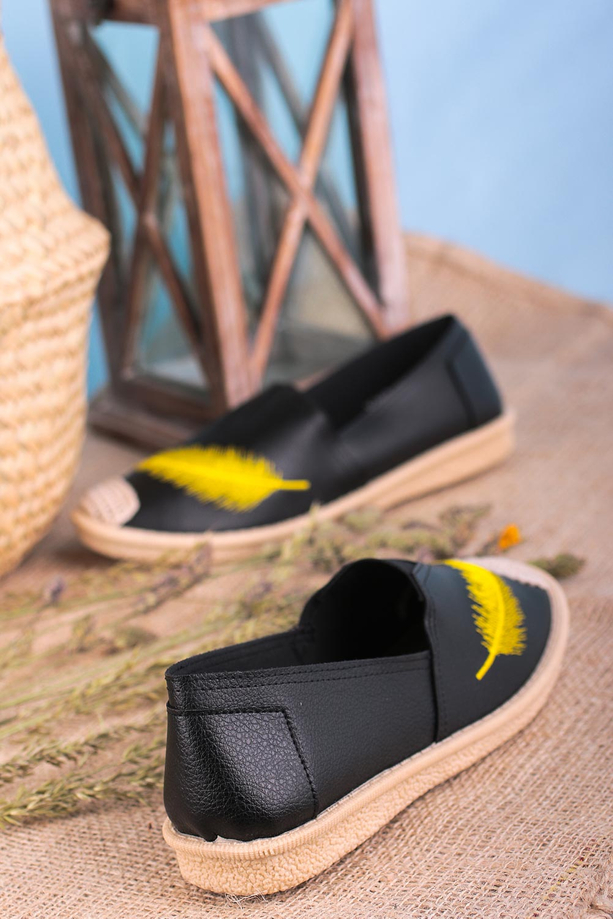 Czarne espadryle Casu slip on z piórkiem XX88-01