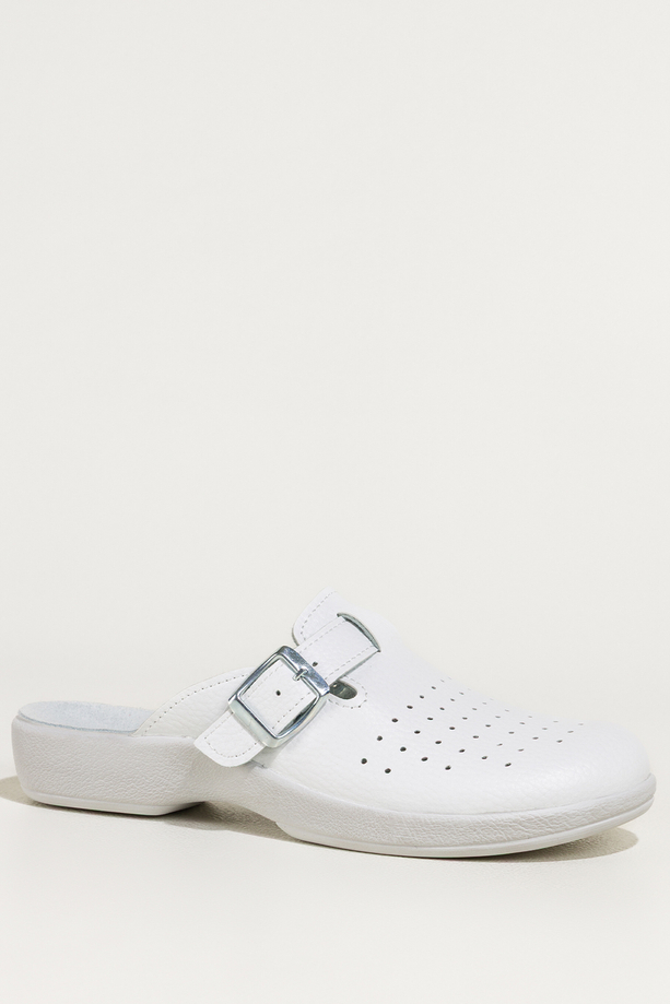 Białe klapki damskie Inblu sanitarne medyczne skórzana wkładka pasek ze srebrną klamrą ZV999998